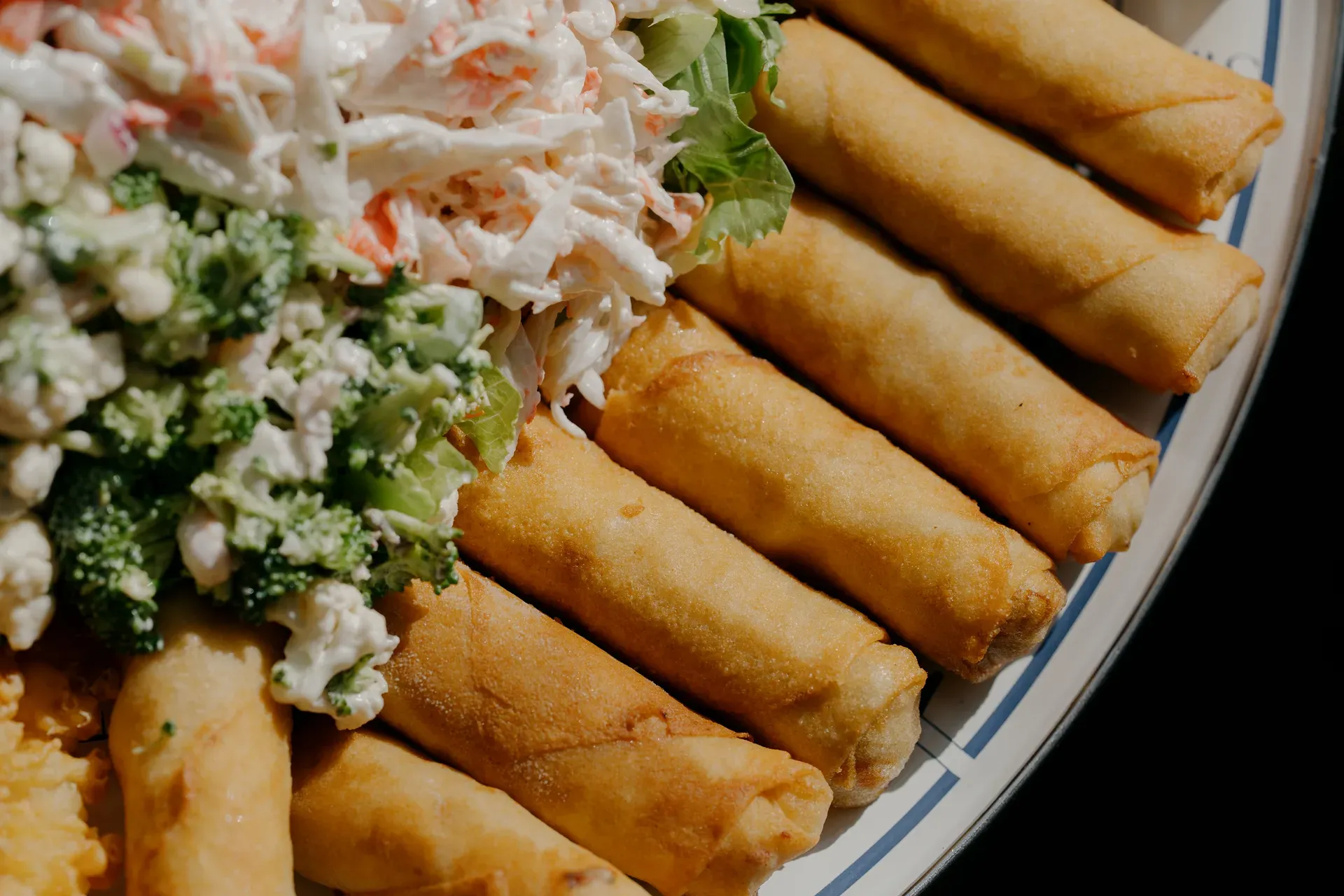Rouleaux au crabe, sauce aigre-douce
