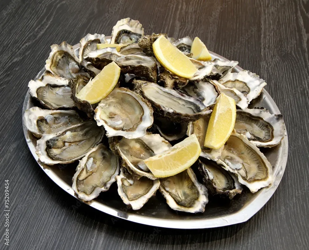 Plateau d'huîtres fraîches ouvertes au citron, Poissonnerie Les Escoumins